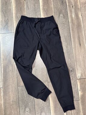 Lululemon ABC Jogger 30"
Black